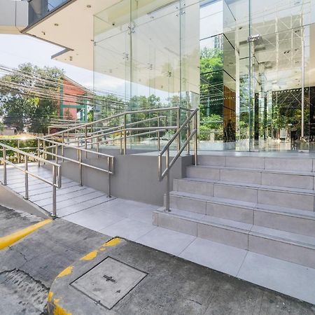 Free Netflix Condo Near It Park With 32-Inch Samsung Hdtv Cebu Eksteriør bilde